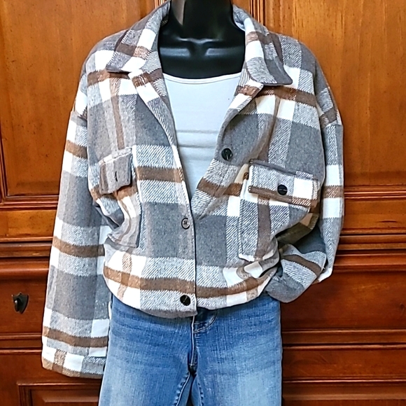 Warm Soft Fleece Shacket Top NWOT - Picture 2 of 2